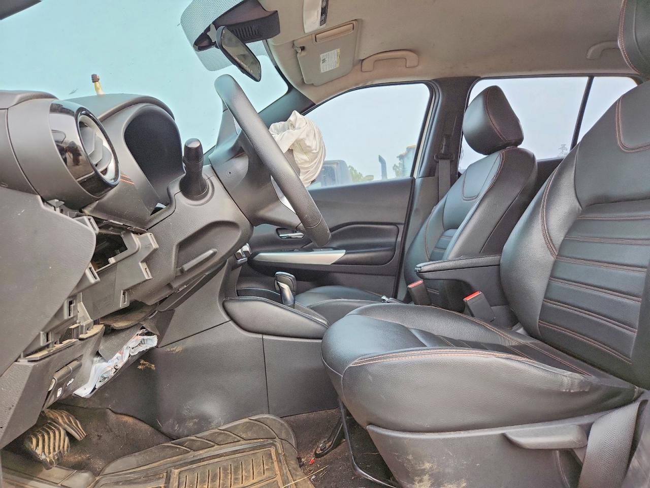 2020 Nissan Kicks Sr - Image 7