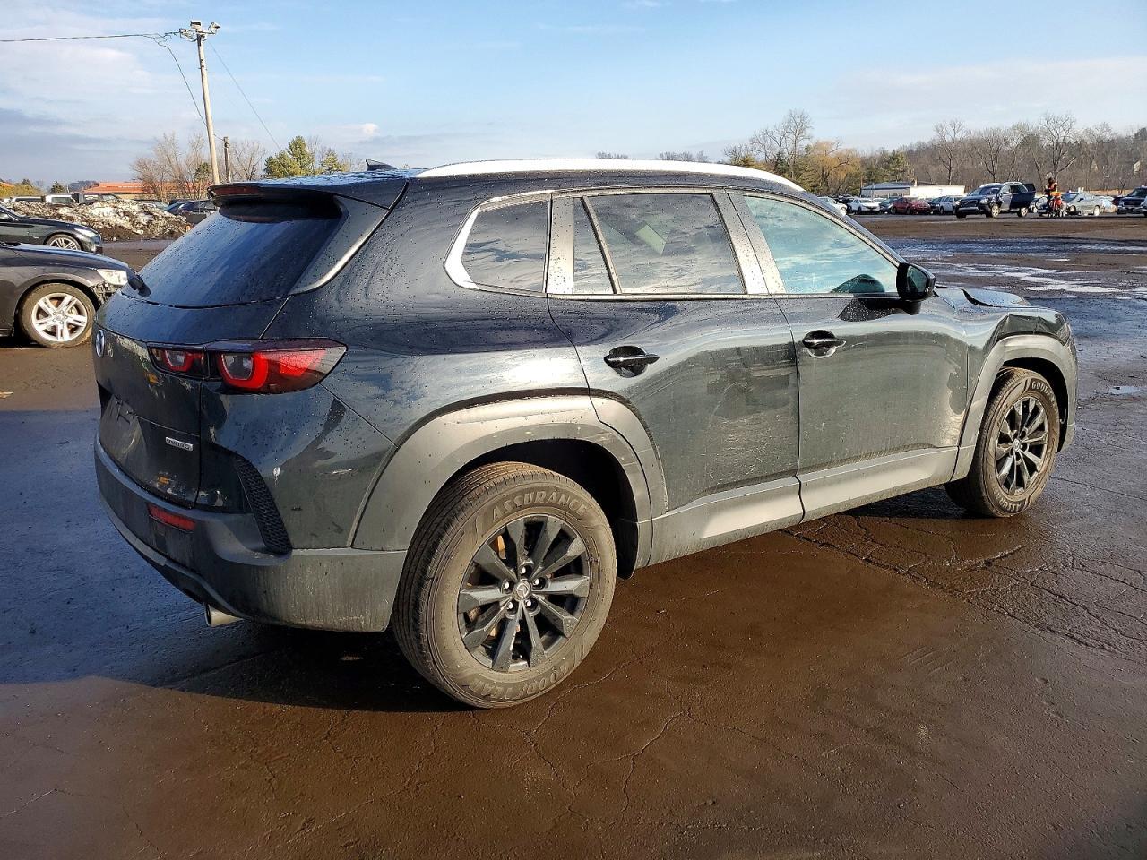 2025 Mazda Cx-50 Premium - Image 3