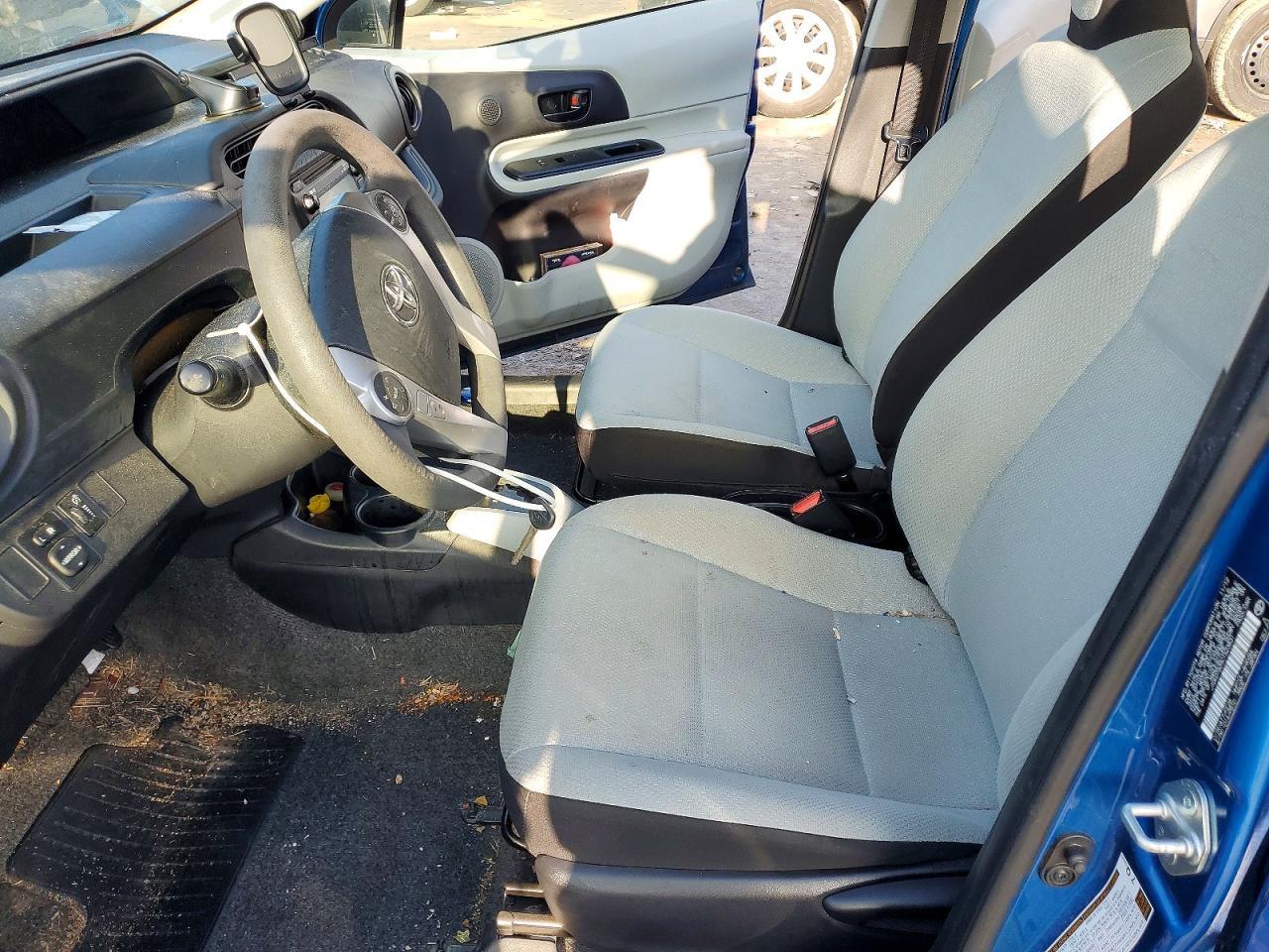 2012 Toyota Prius C - Image 7