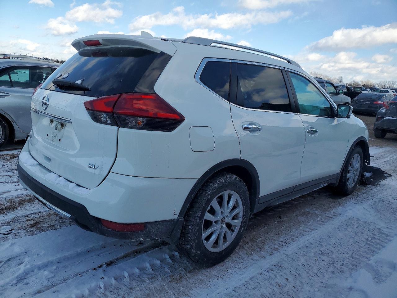 2017 Nissan Rogue S - Image 3