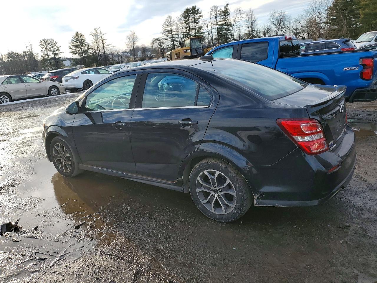2018 Chevrolet Sonic Lt - Image 2