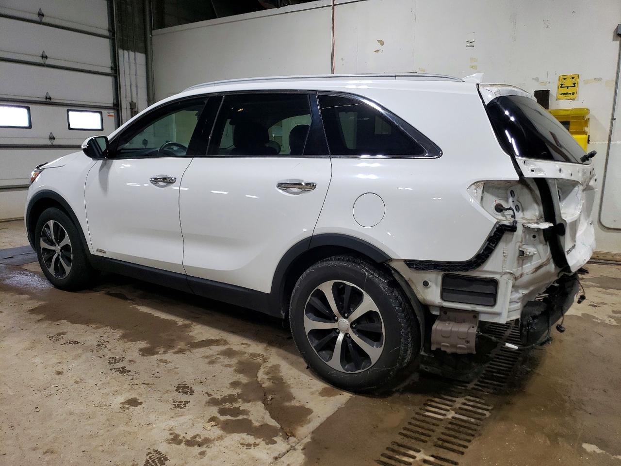 2017 Kia Sorento Ex - Image 2