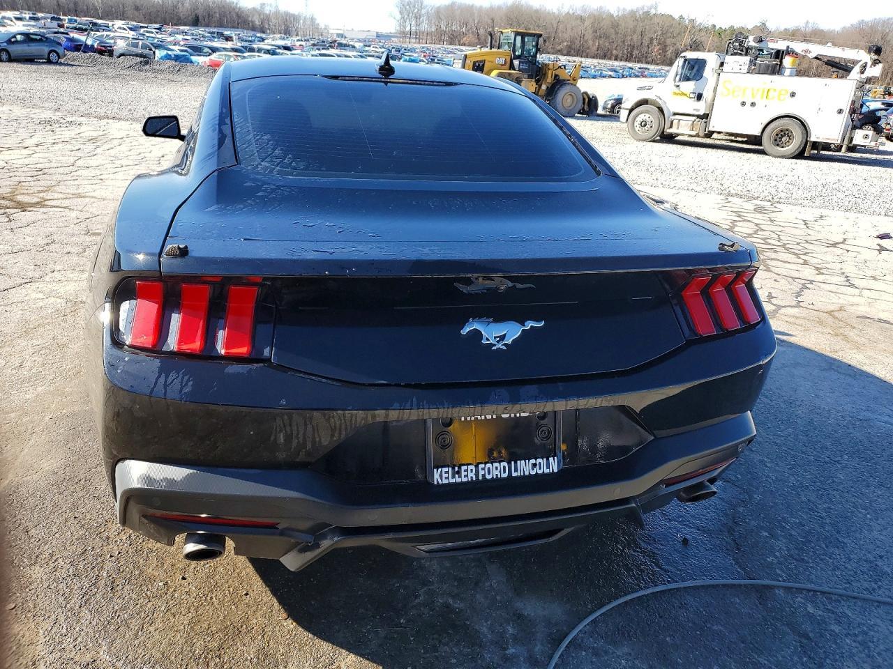 2025 Ford Mustang - Фото 6
