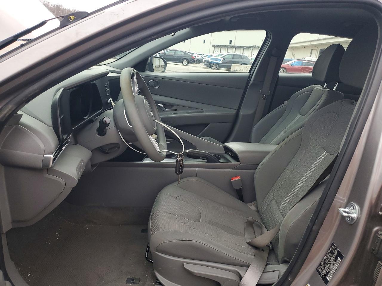 2023 Hyundai Elantra Se - Фото 7