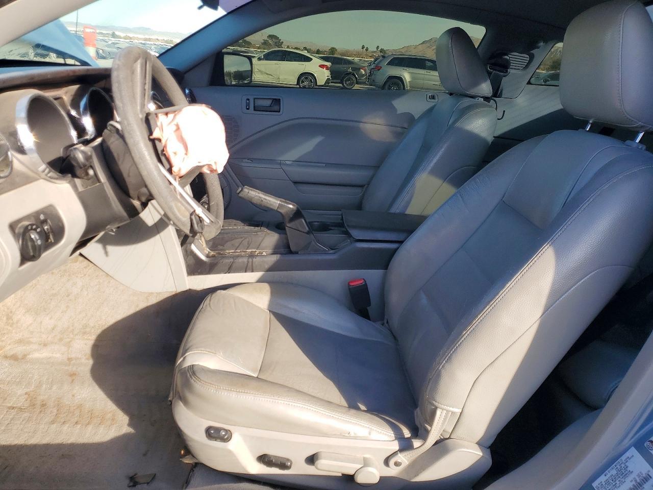 2005 Ford Mustang - Image 7