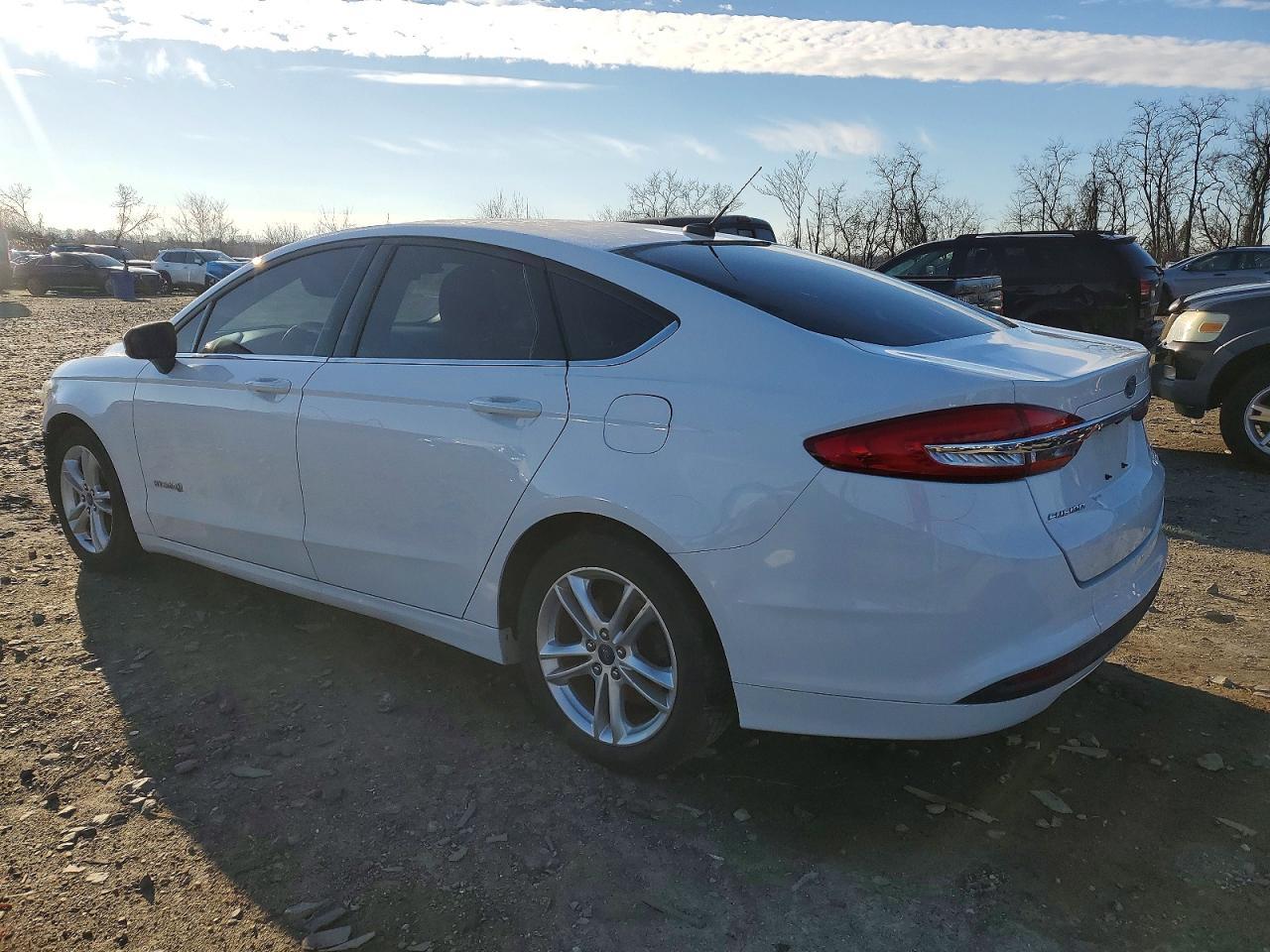 2018 Ford Fusion Se Hybrid - Image 2