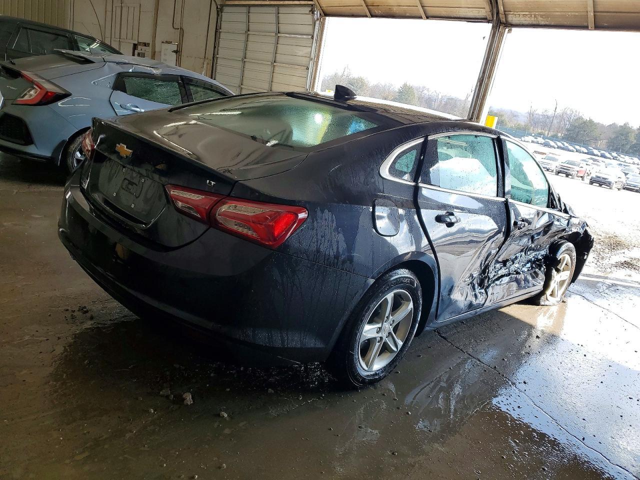 2022 Chevrolet Malibu Lt - Фото 3