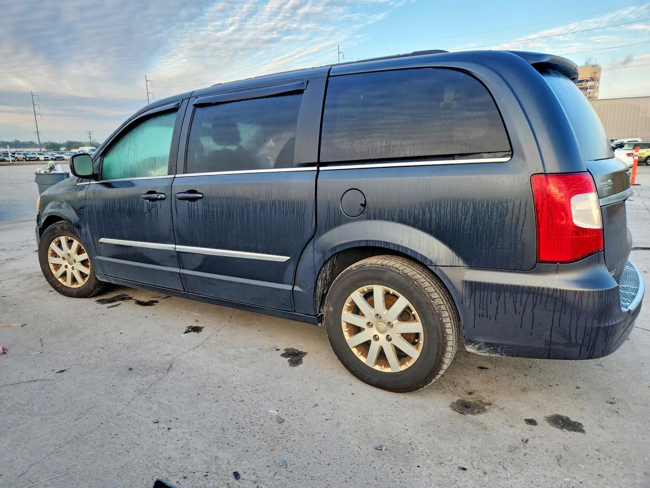2014 Chrysler Town & Country Touring - Фото 2