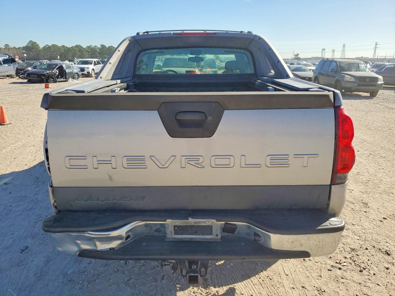 2006 Chevrolet Avalanche C1500 - Image 6