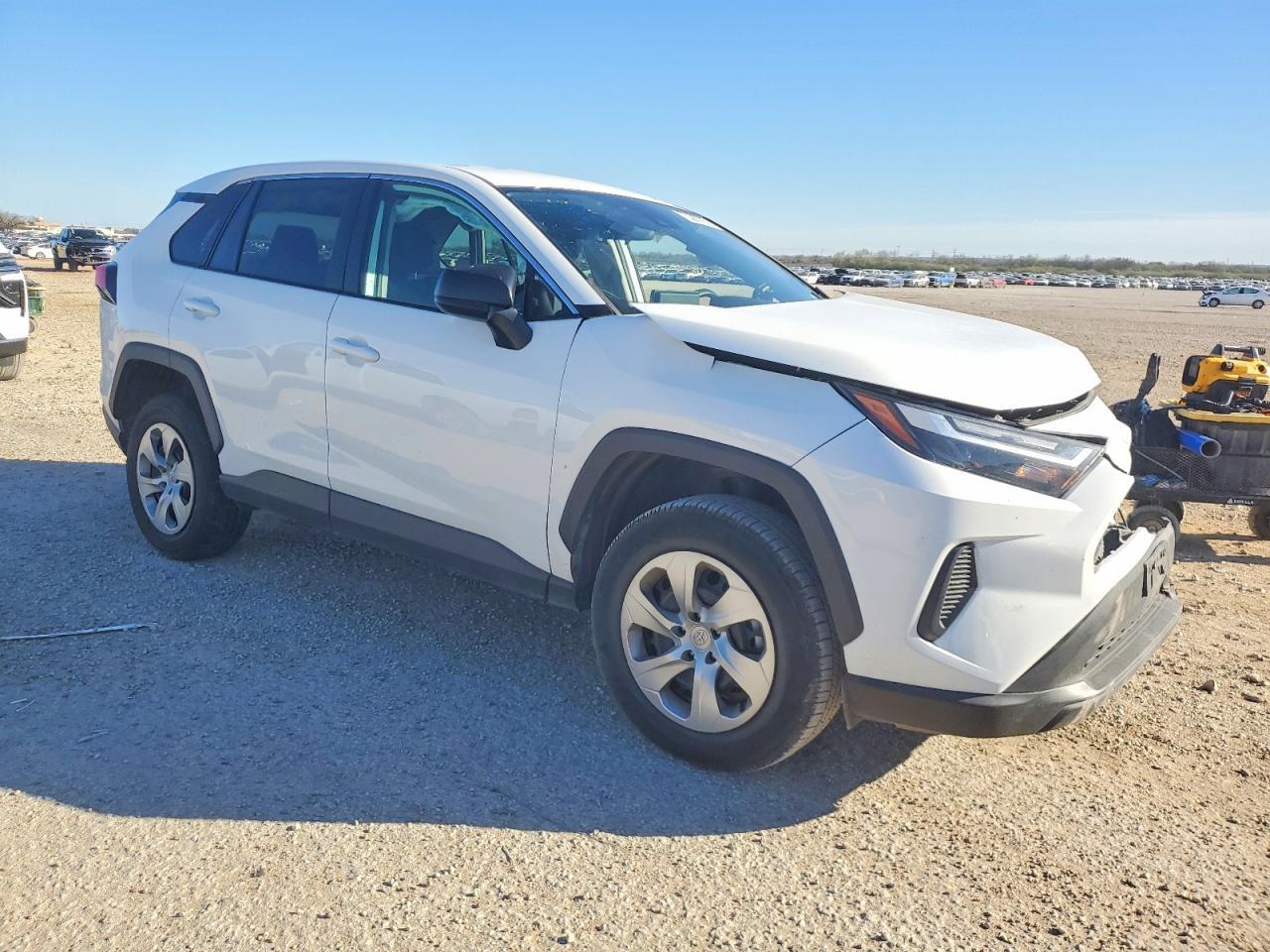 2023 Toyota Rav4 Le - Image 4