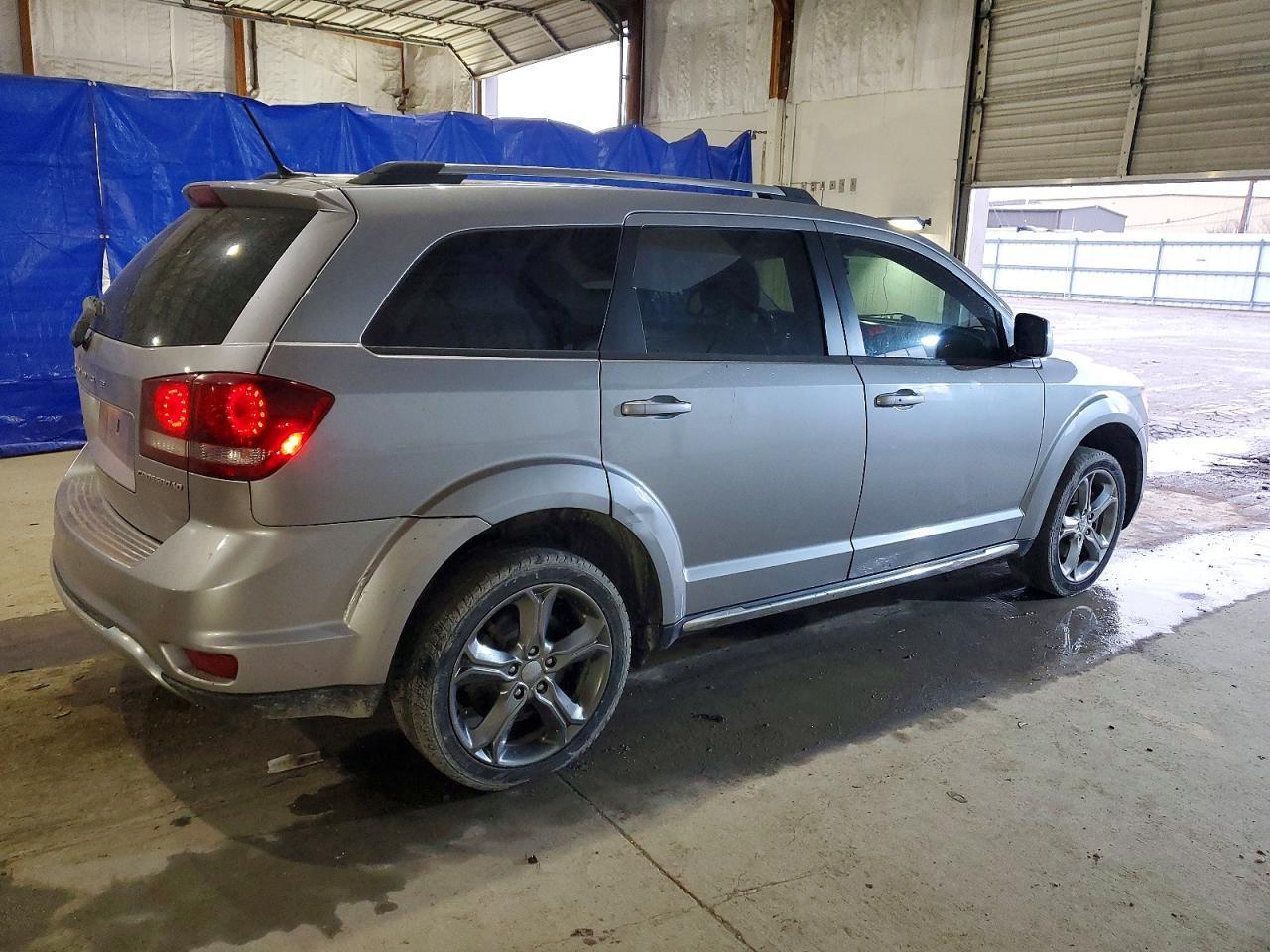 2017 Dodge Journey Crossroad - Image 3