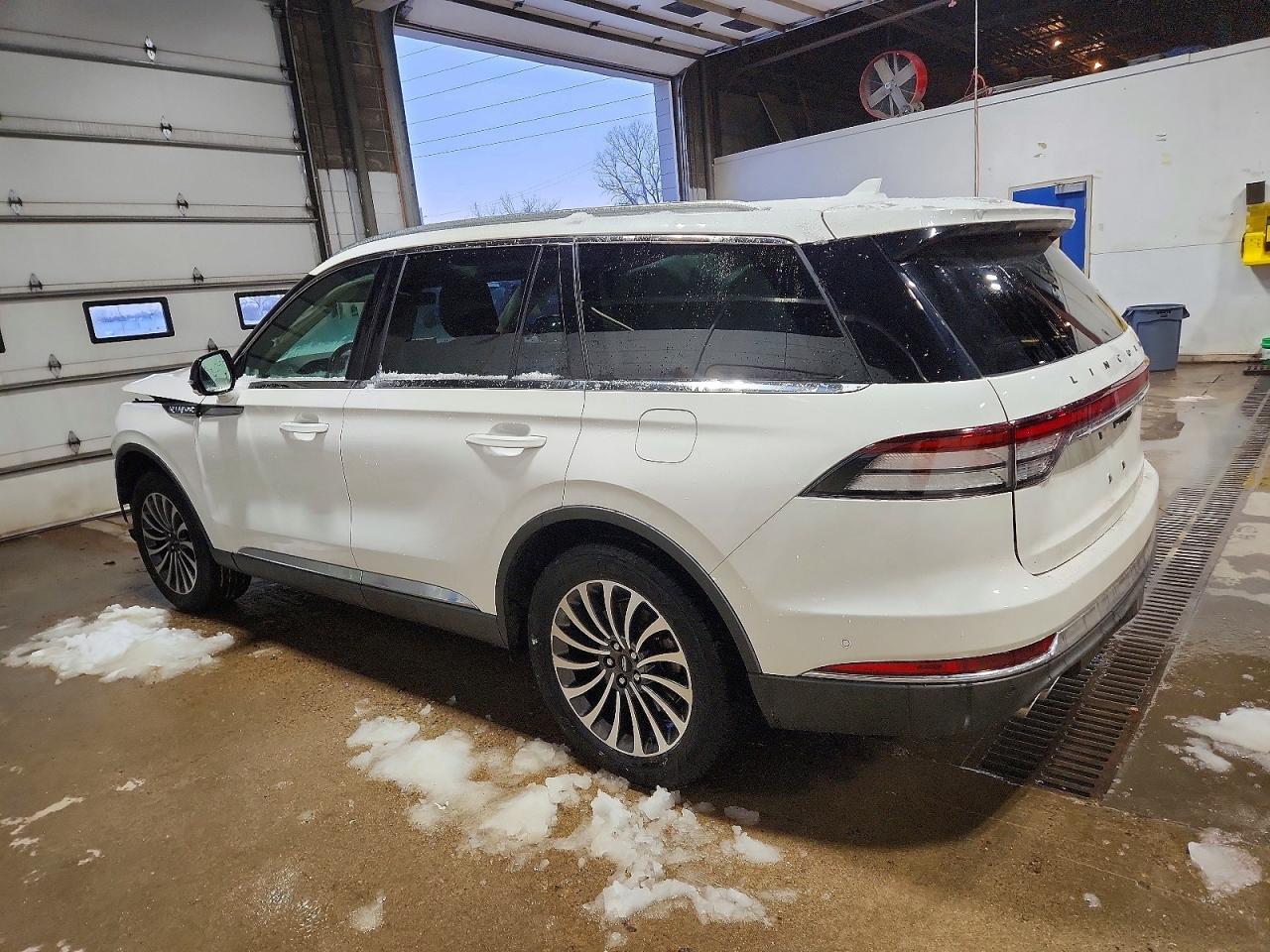 2020 Lincoln Aviator Reserve - Image 2