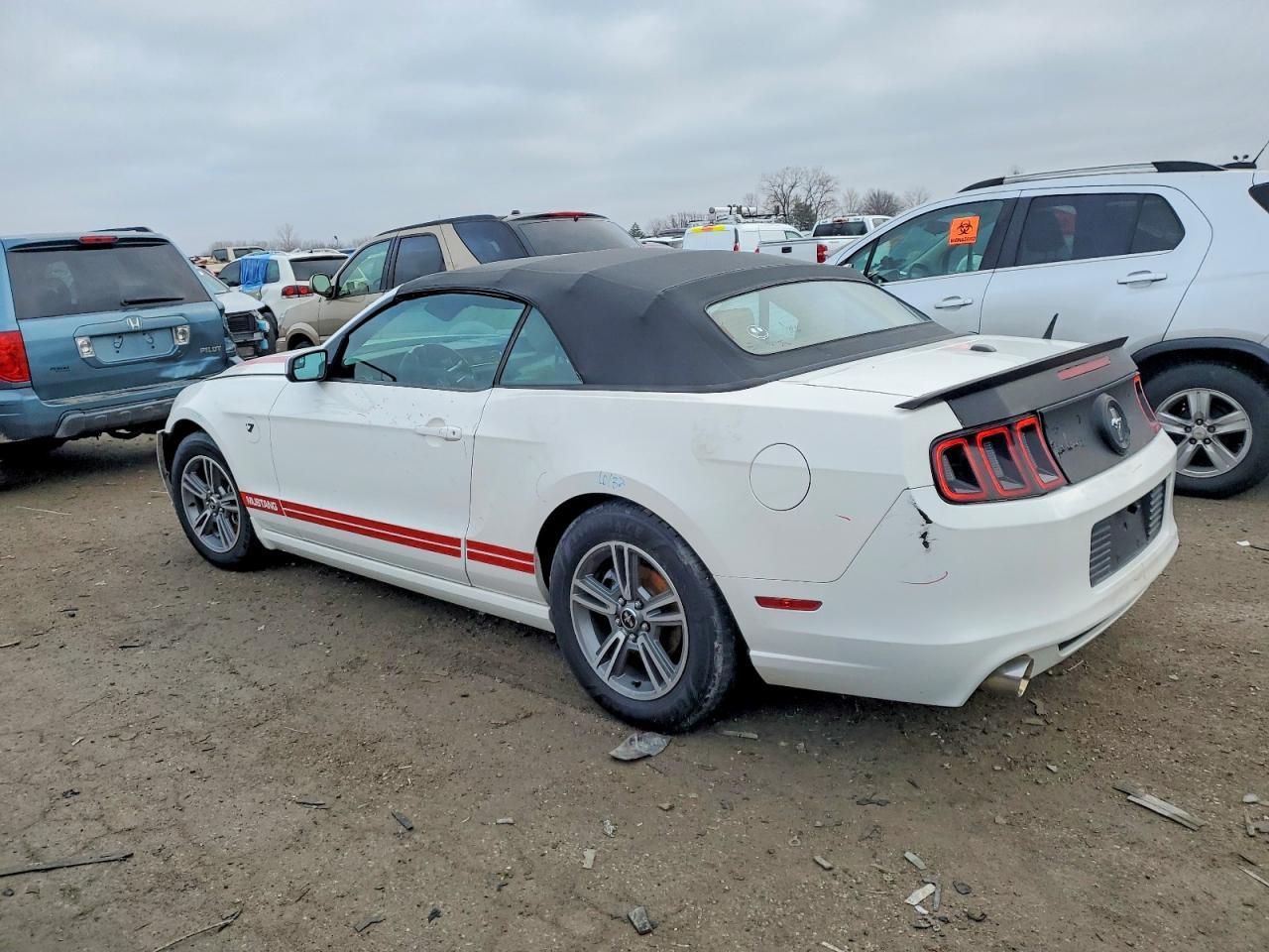 2013 Ford Mustang - Фото 2