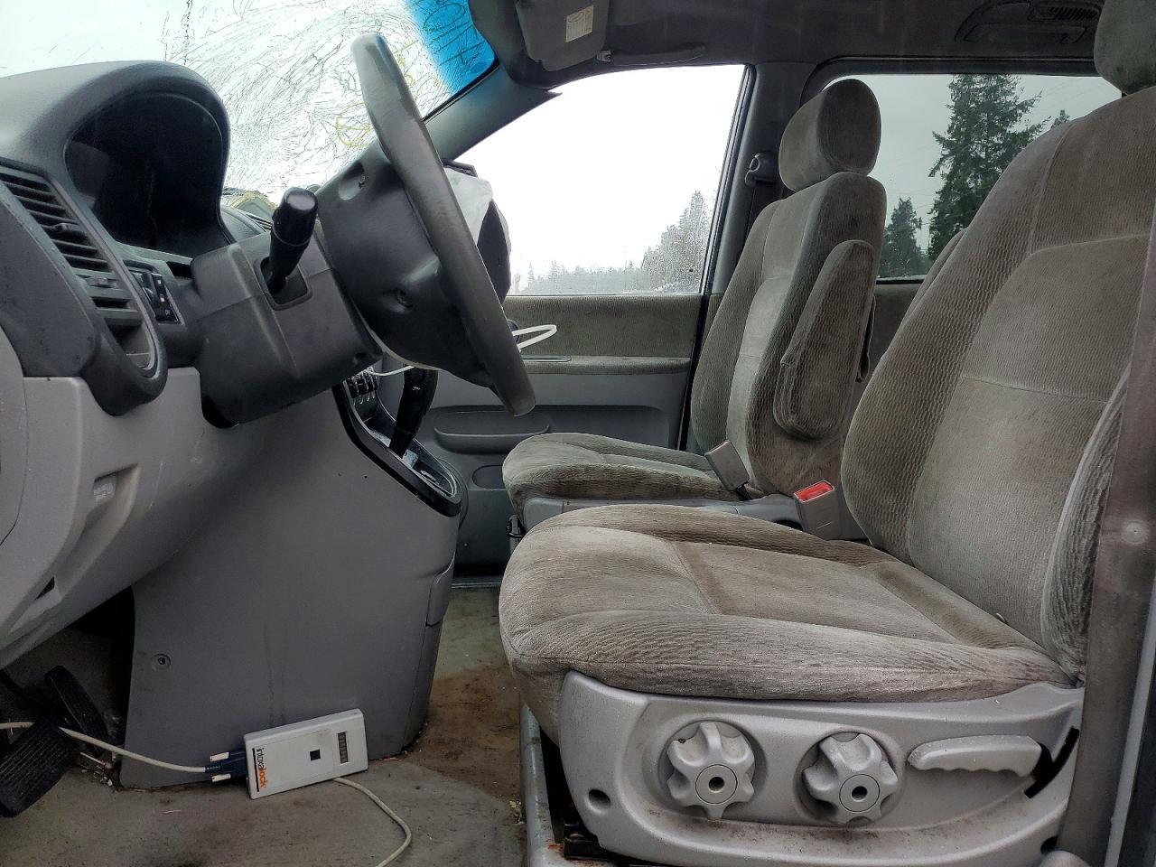2005 Kia Sedona - Фото 7