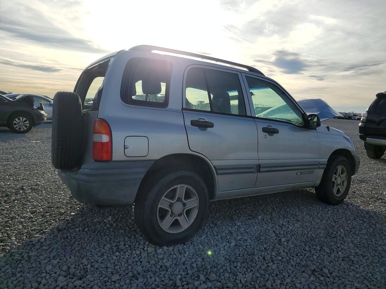 2004 Chevrolet Tracker - Фото 3