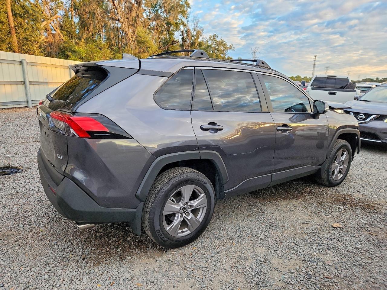 2025 Toyota Rav4 Xle - Фото 3