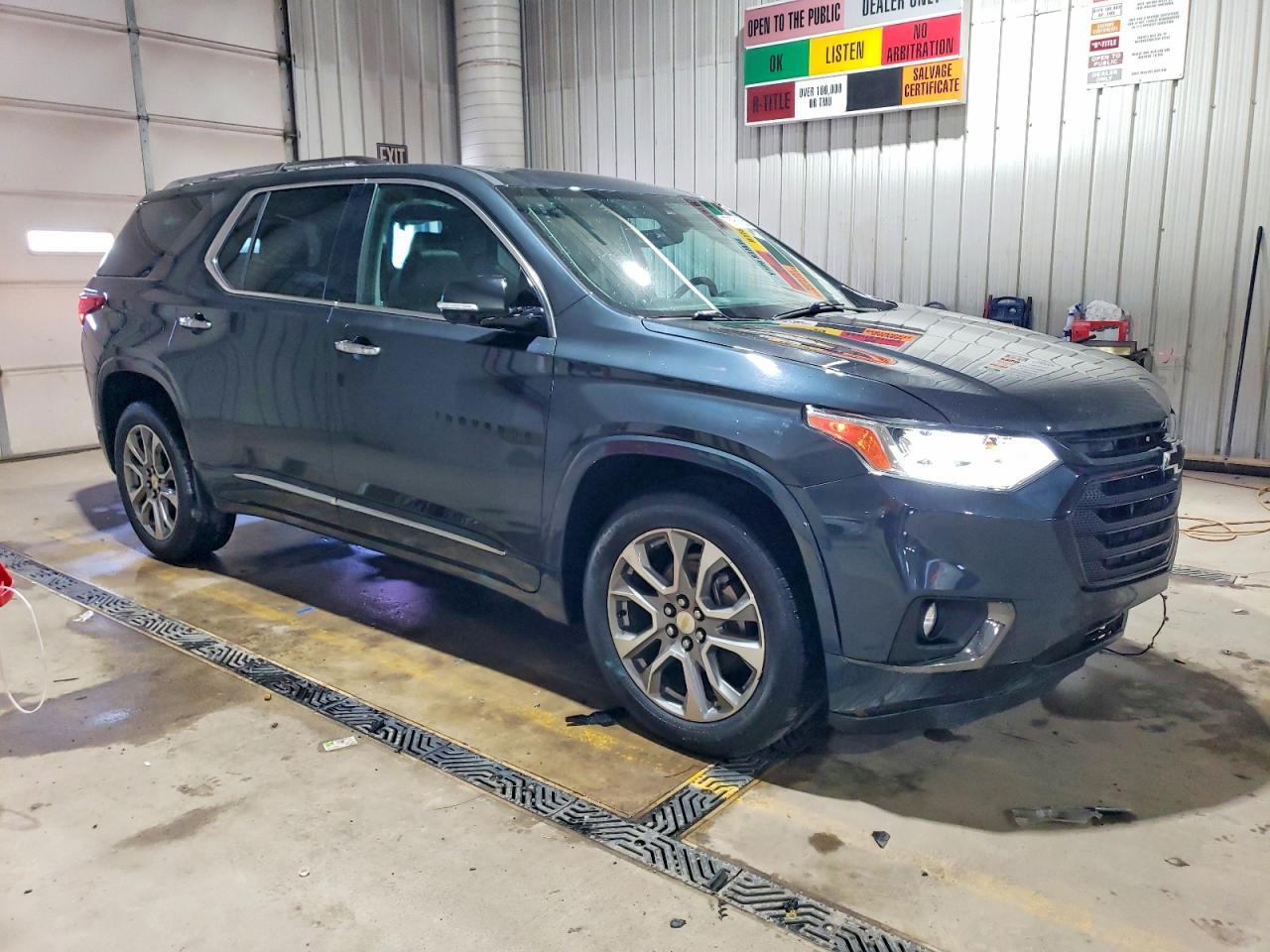 2020 Chev Traverse - Image 4