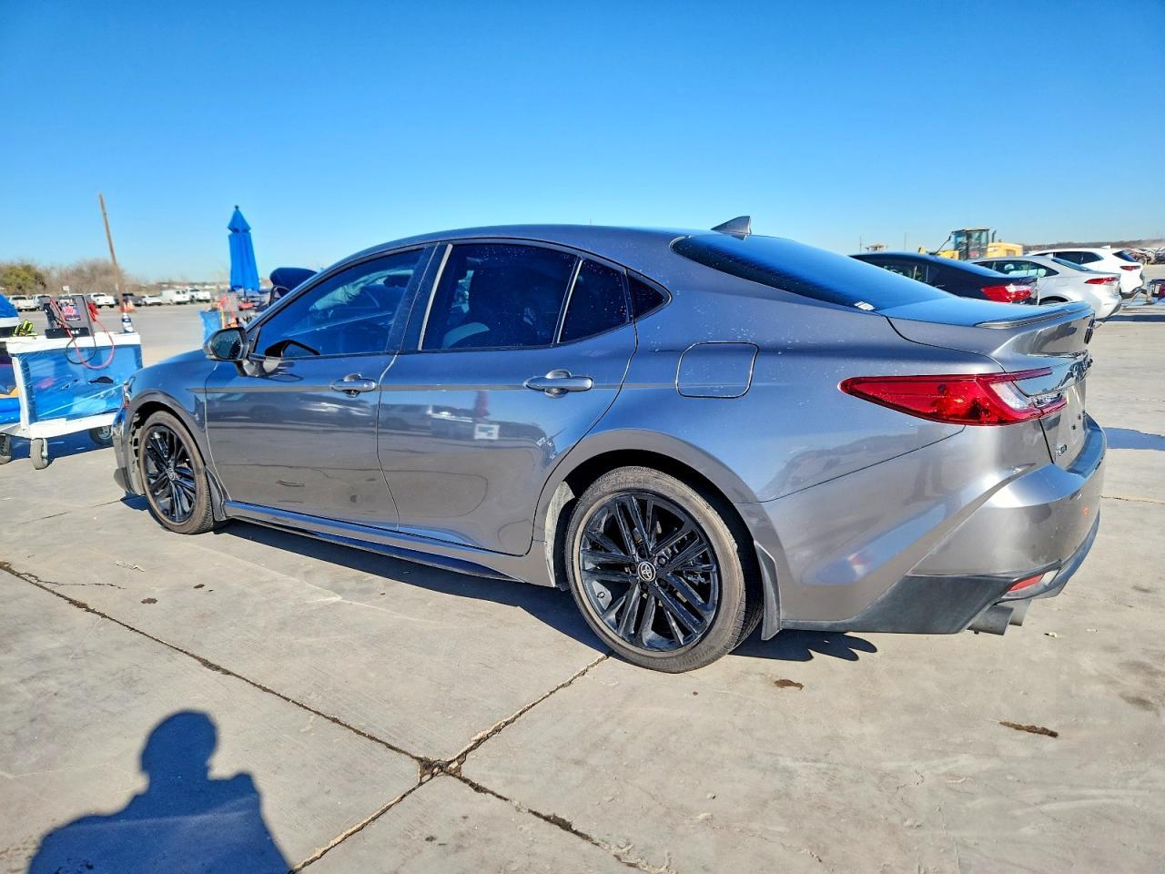 2025 Toyota Camry Se - Фото 2