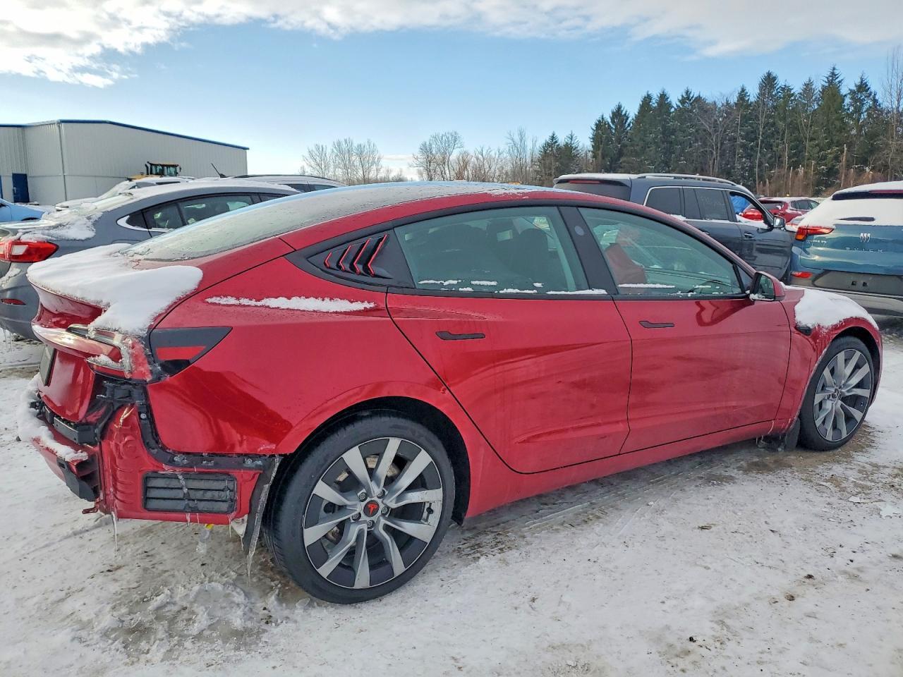 2025 Tesla Model 3 - Фото 3