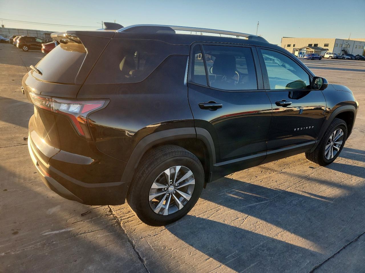 2025 Chevrolet Equinox Lt - Image 3