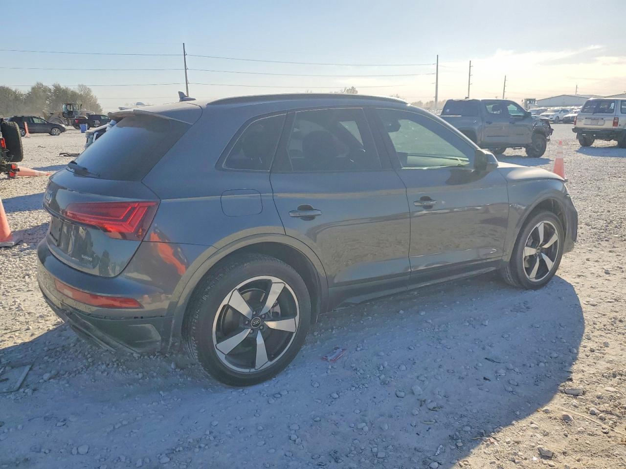 2023 Audi Q5 Premium Plus 45 - Фото 3
