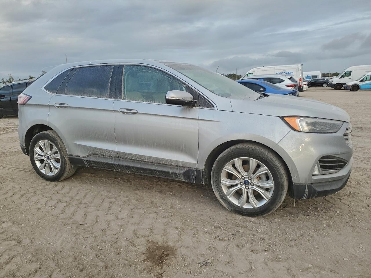 2020 Ford Edge Titanium - Image 4