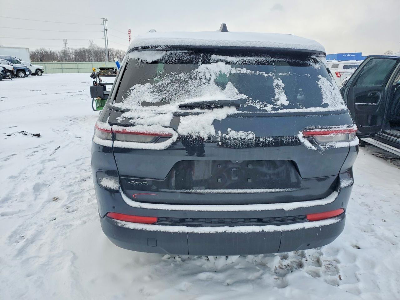 2024 Jeep Grand Cherokee L Laredo - Image 6