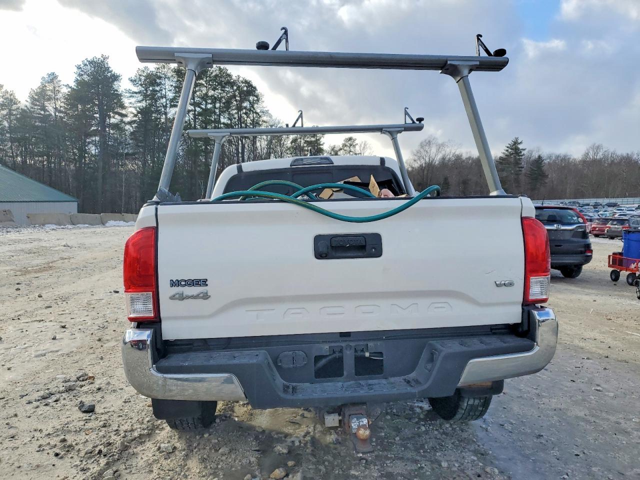 2016 Toyota Tacoma Double Cab - Image 6