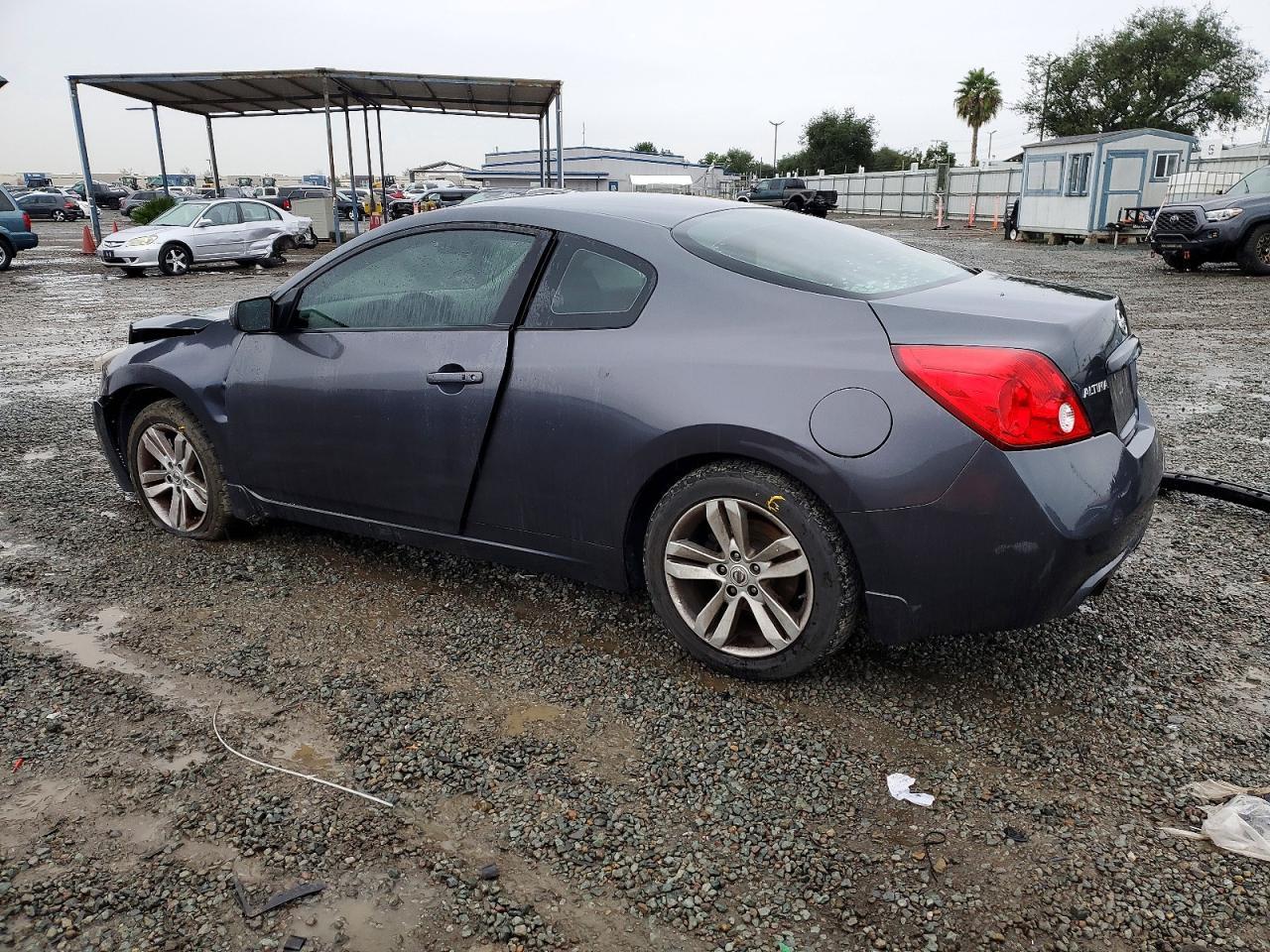 2011 Nissan Altima S - Фото 2