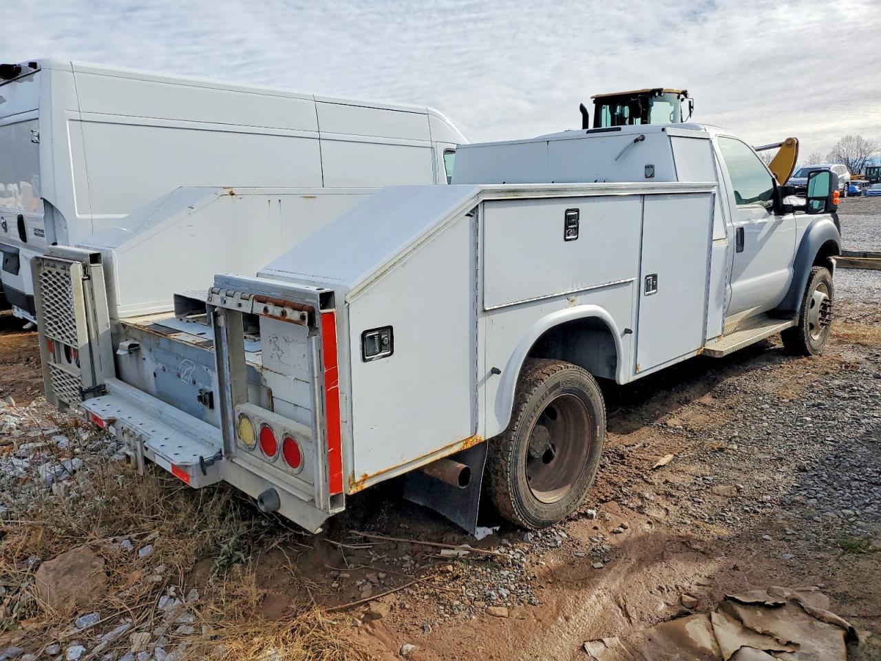 2015 Ford F550 Super Duty - Image 3