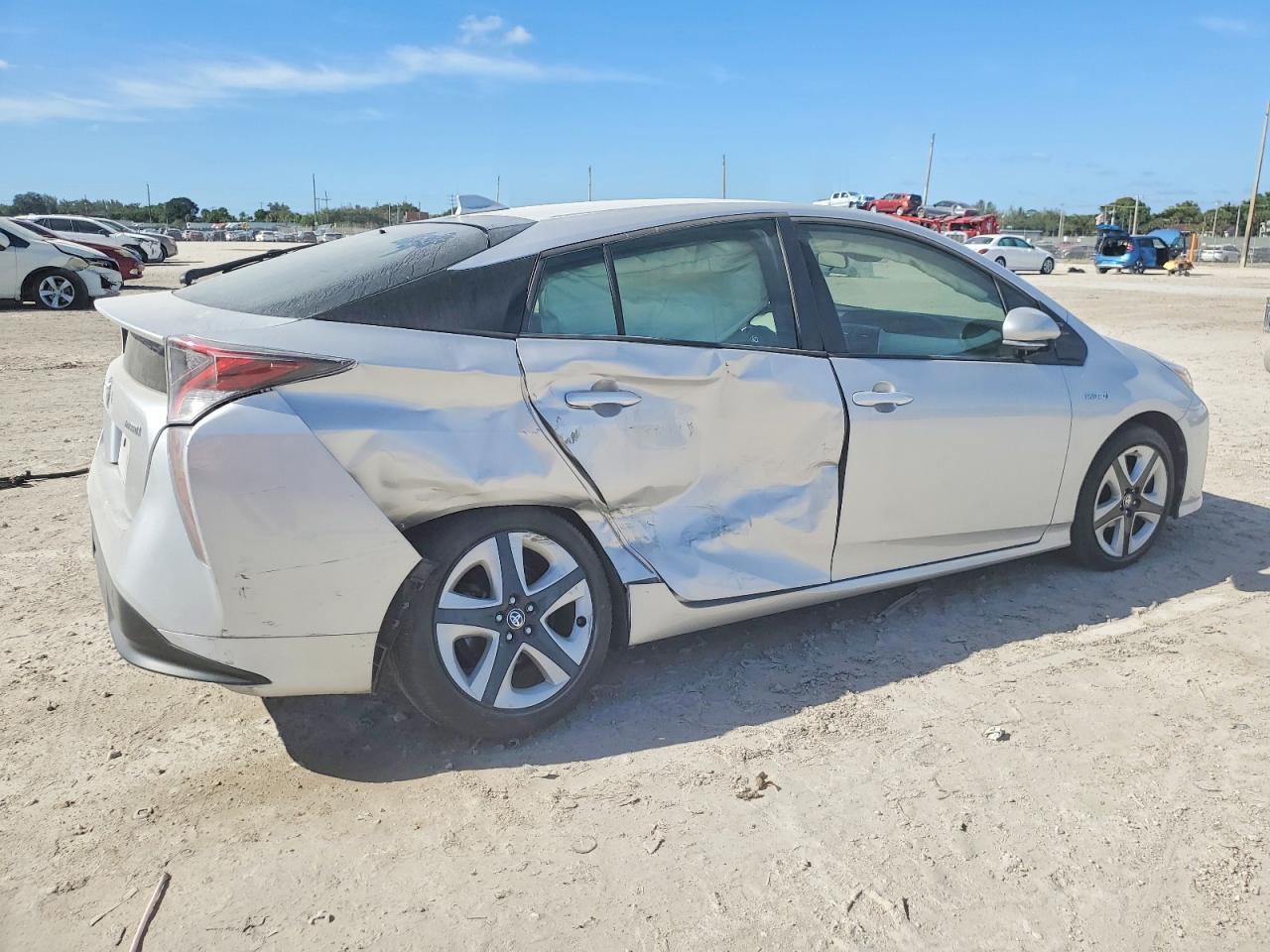 2016 Toyota Prius - Image 3