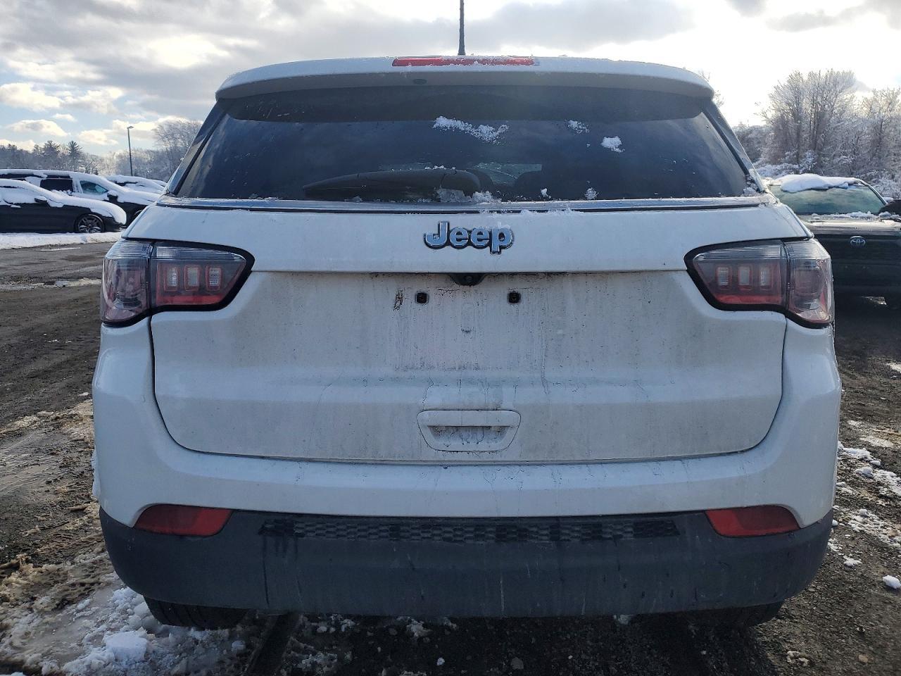 2024 Jeep Compass Latitude - Image 6