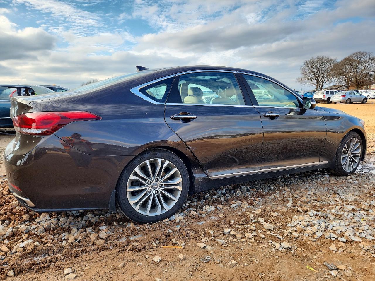2015 Hyundai Genesis 3.8L - Фото 2