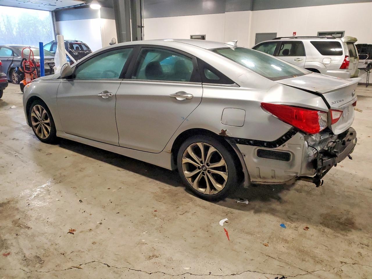 2014 Hyundai Sonata Se - Image 2