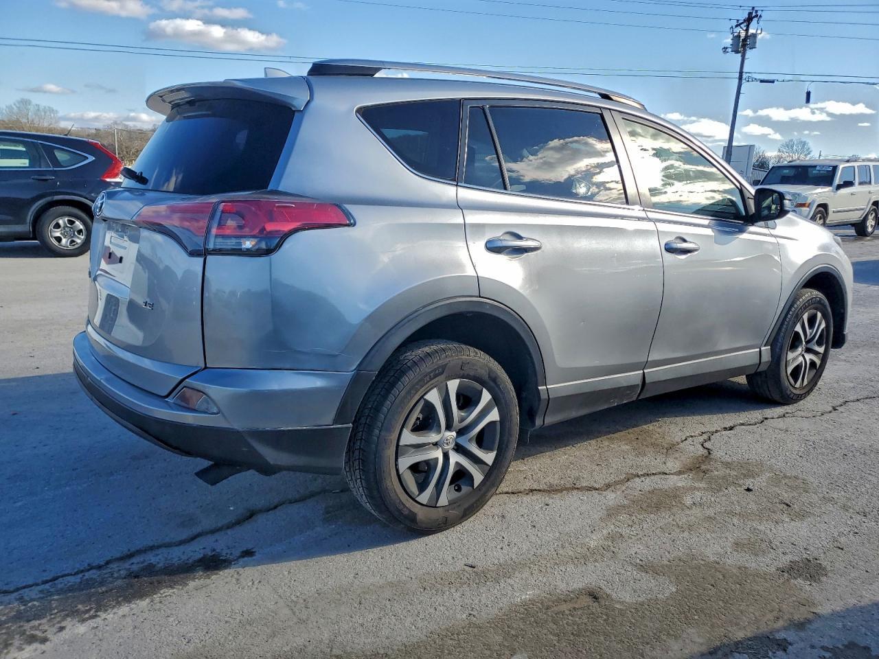 2018 Toyota Rav4 Le - Фото 3