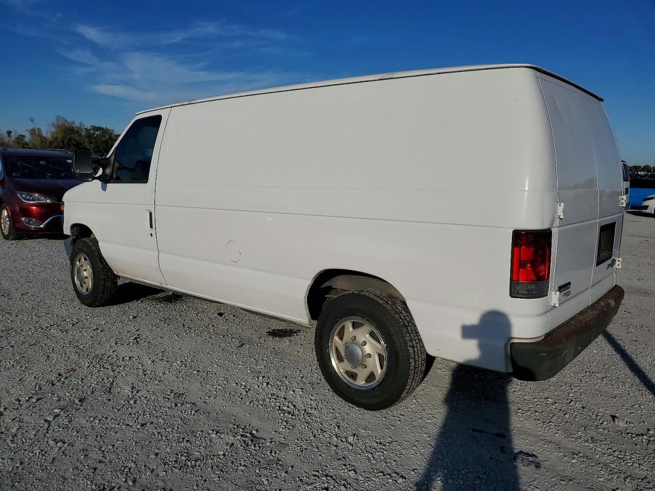 2014 Ford E150 Delivery Van - Фото 2