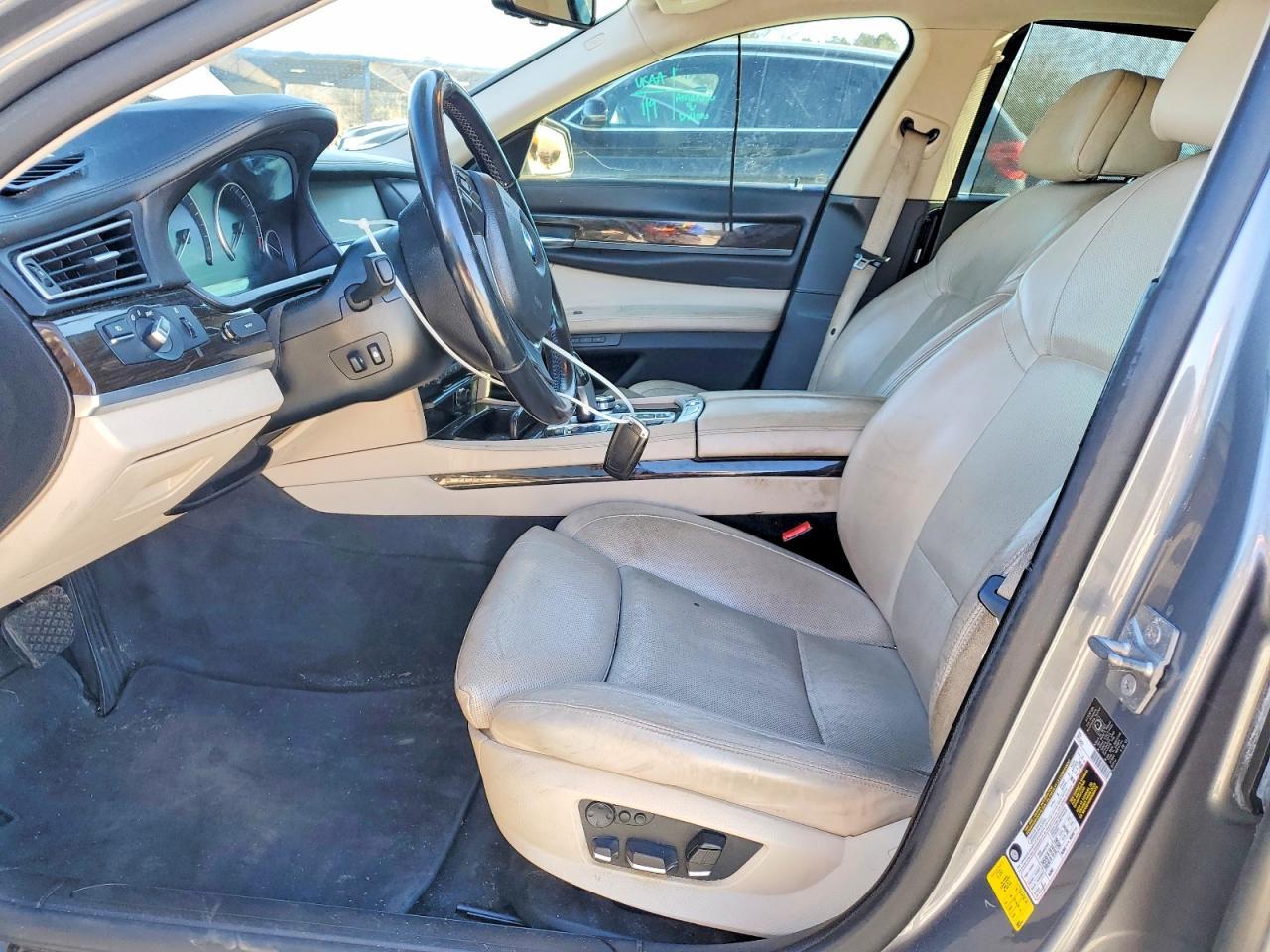 2012 BMW 750 Li - Image 7