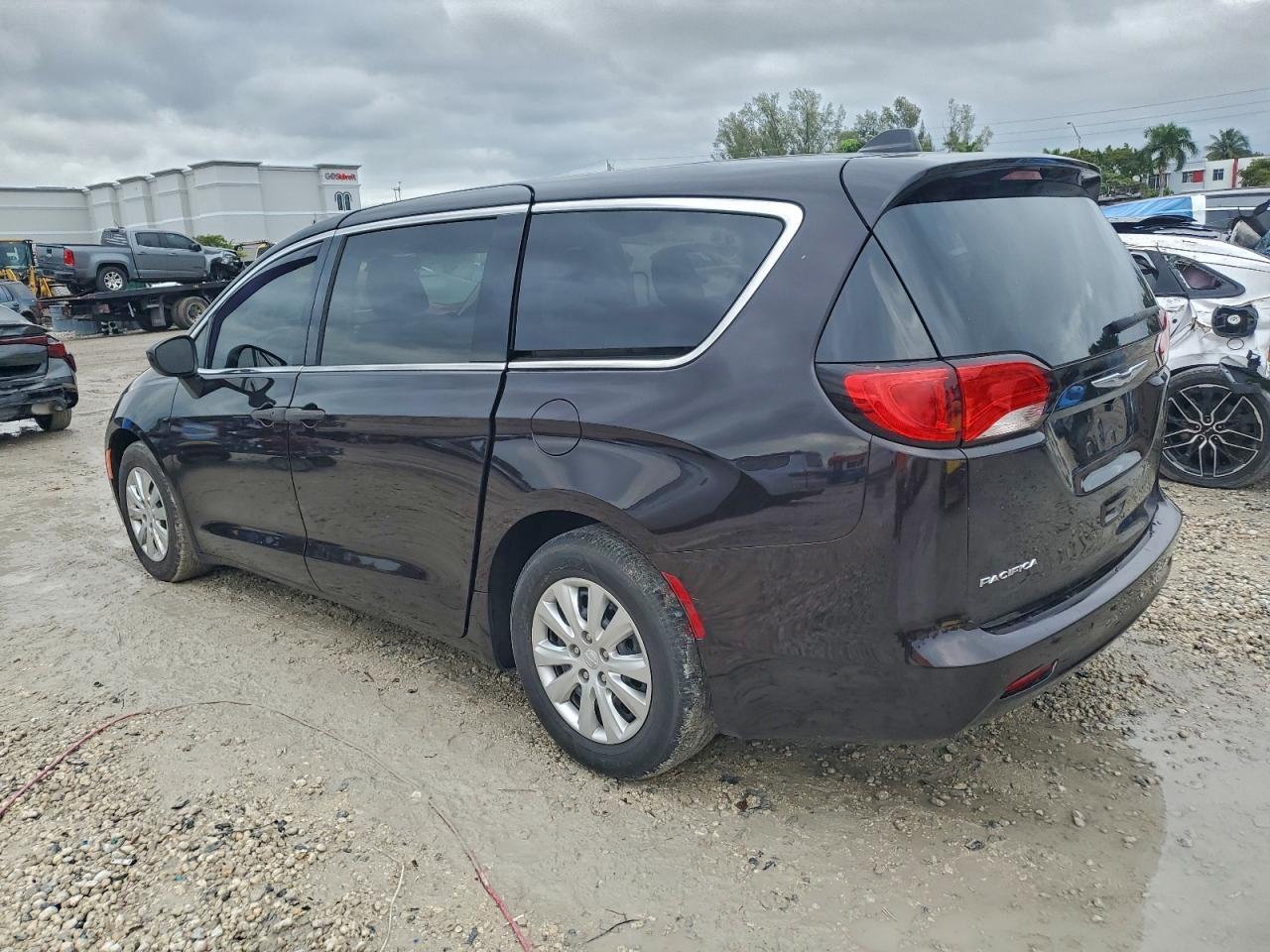 2018 Chrysler Pacifica L - Фото 2