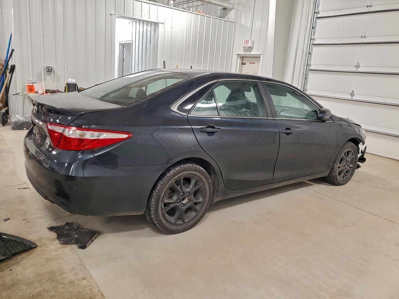 2015 Toyota Camry Le - Image 3