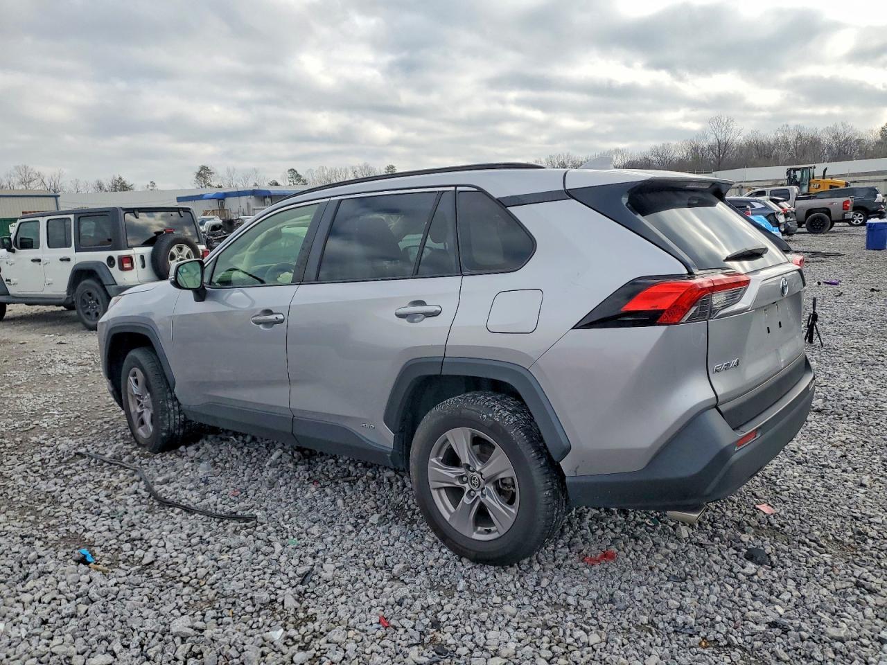 2022 Toyota Rav4 Xle - Image 2