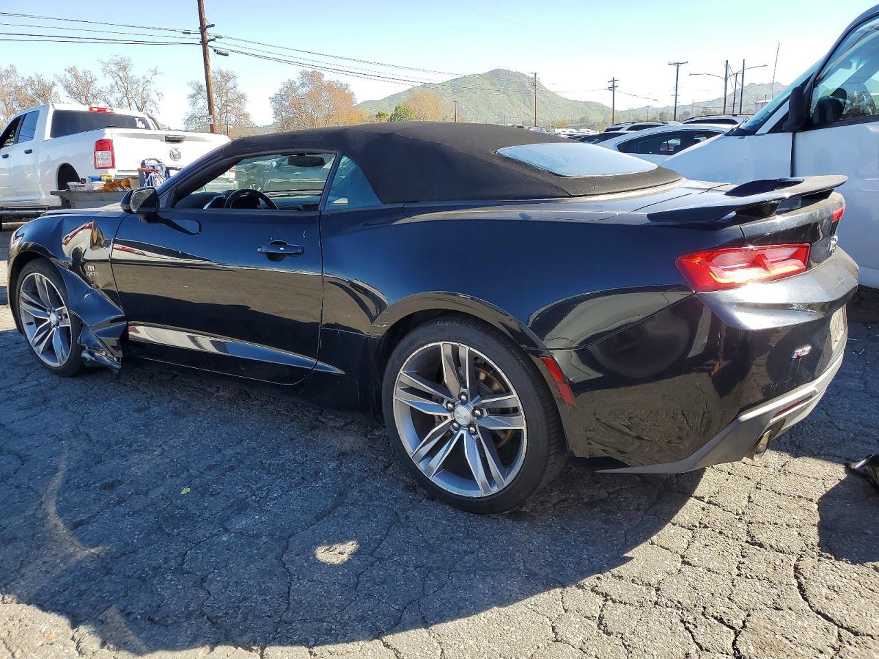 2017 Chevrolet Camaro Lt - Фото 2