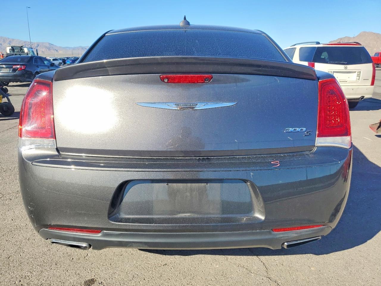 2018 Chrysler 300 S - Image 6