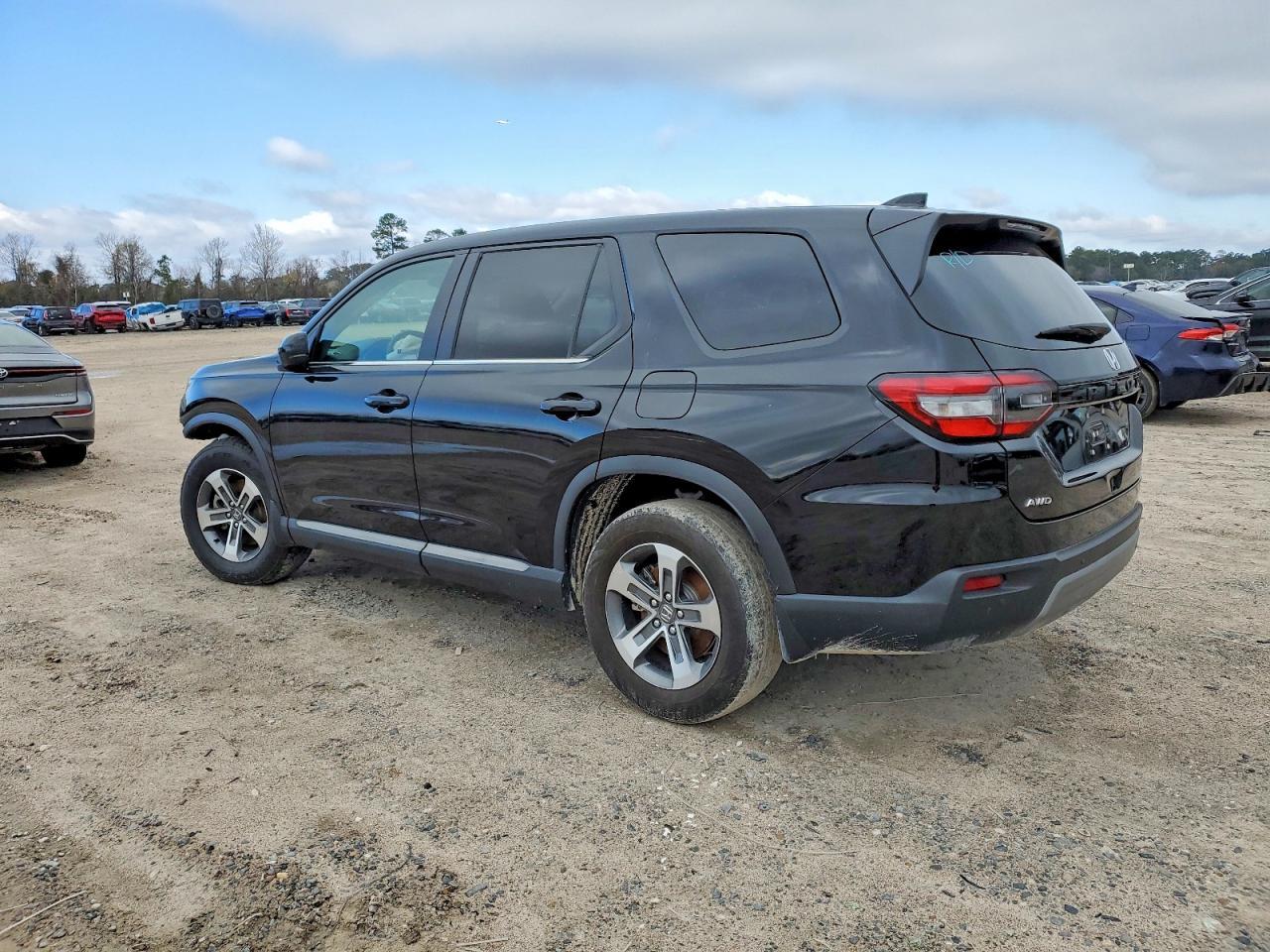 2025 Honda Pilot Exl - Image 2