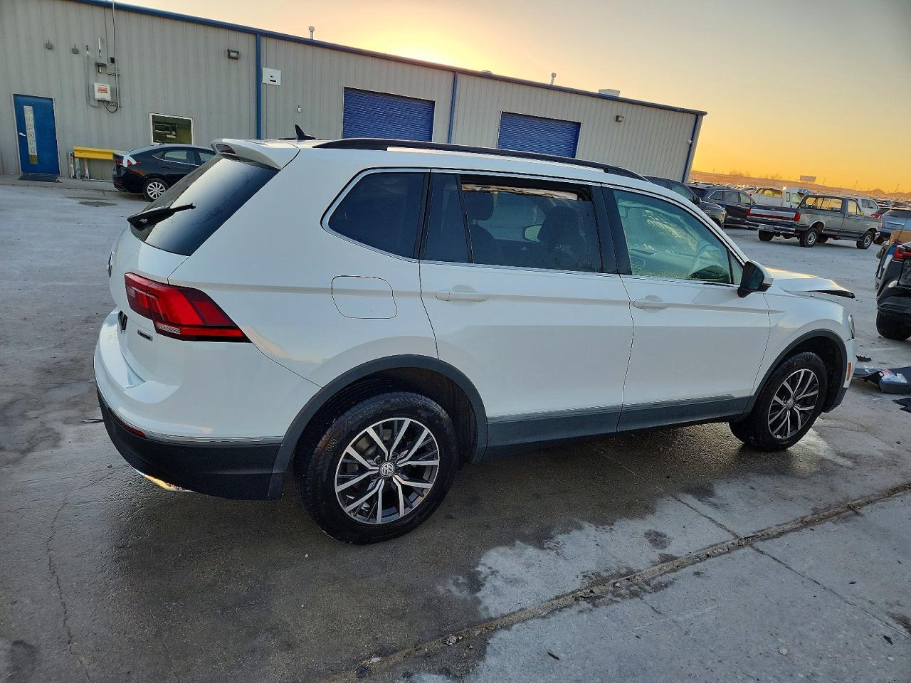 2020 Volkswagen Tiguan Se - Image 3