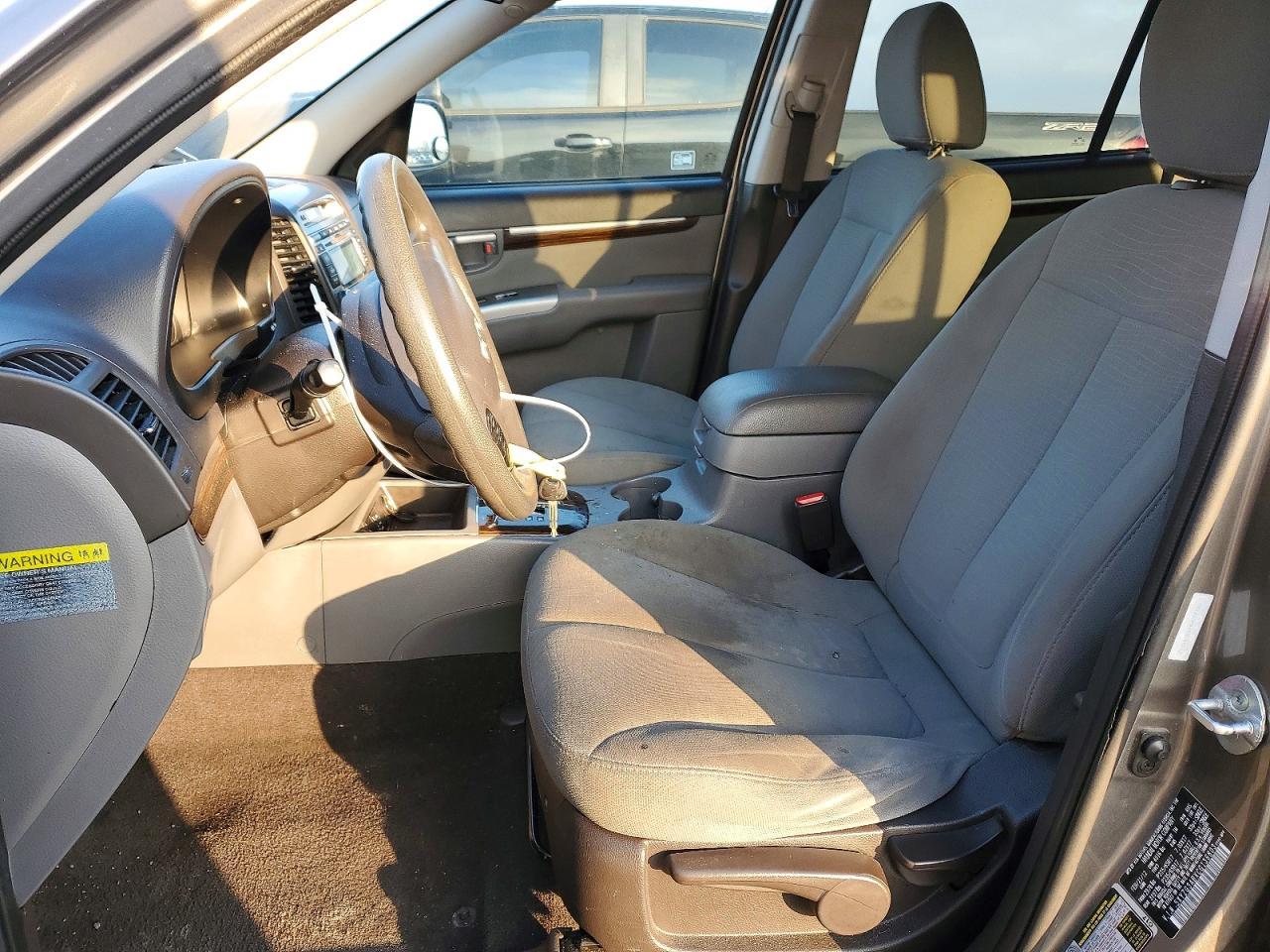 2012 Hyundai Santa Fe Gls - Image 7