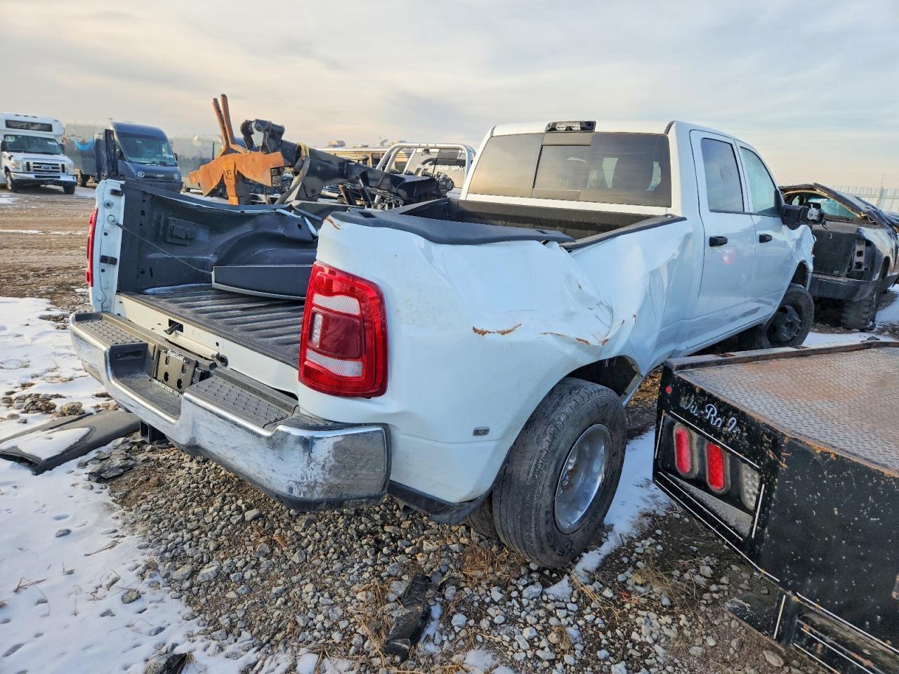 2024 Ram 3500 Tradesman - Фото 3
