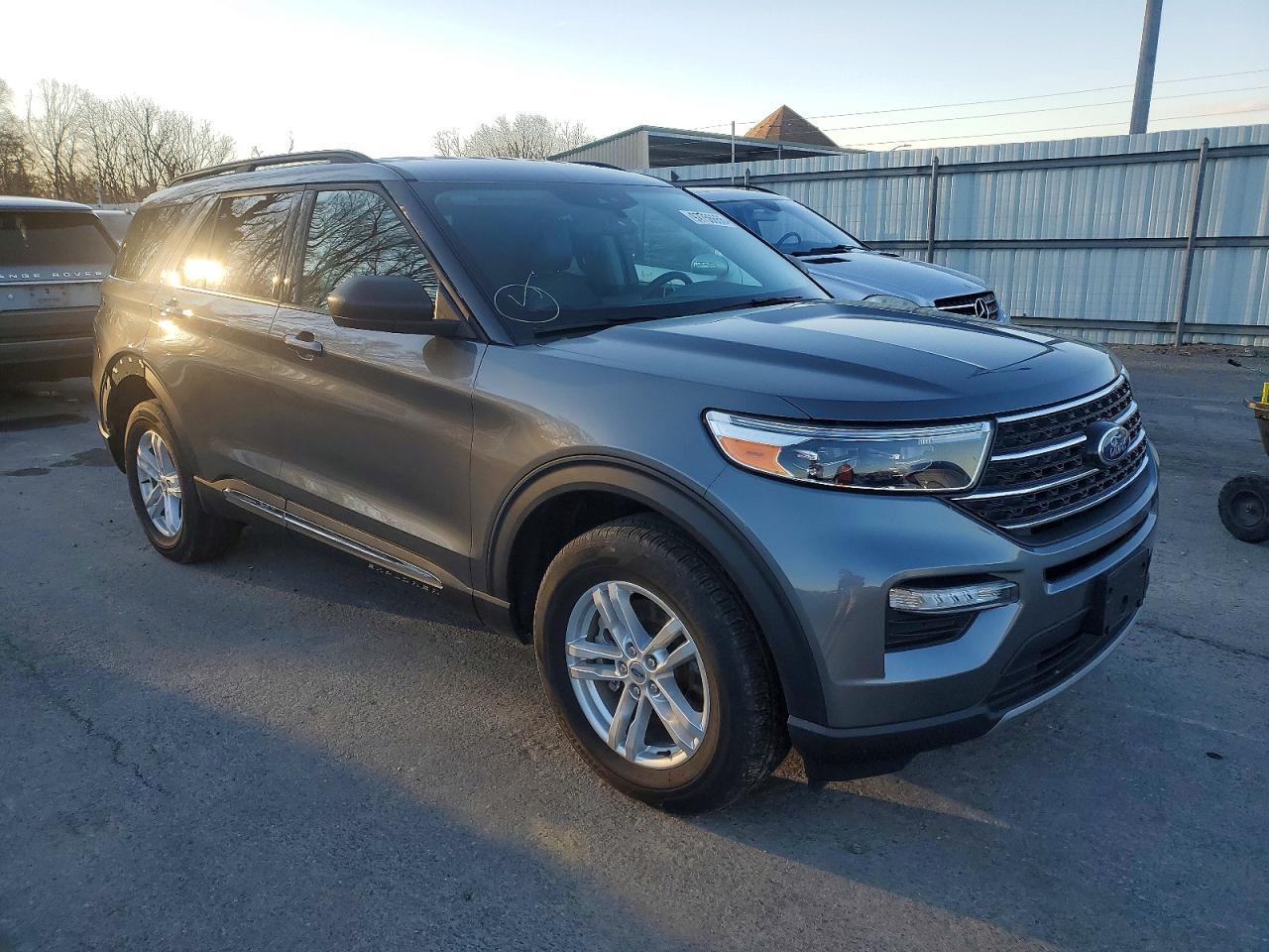 2024 Ford Explorer Xlt - Фото 4