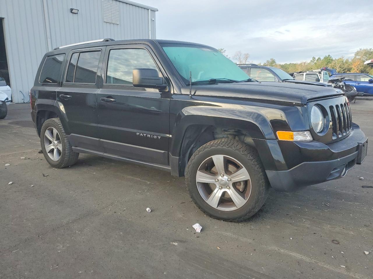 2017 Jeep Patriot Latitude - Image 4