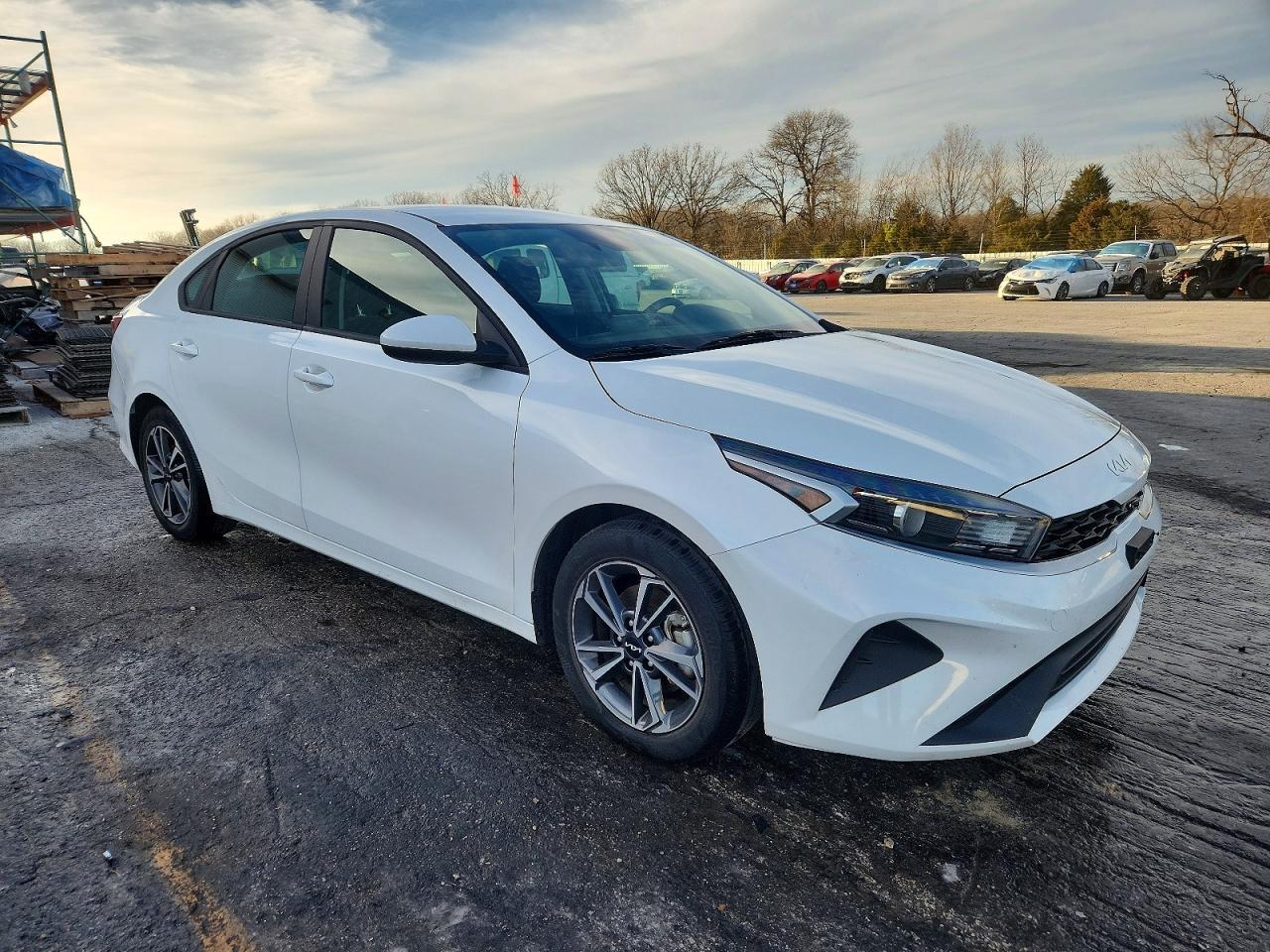 2023 Kia Forte Lxs - Фото 4