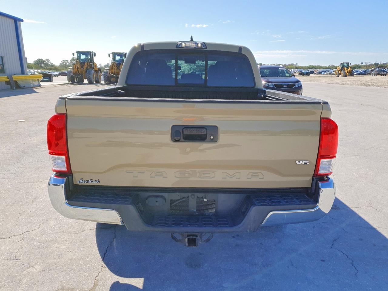 2016 Toyota Tacoma Sr5 V6 - Image 6